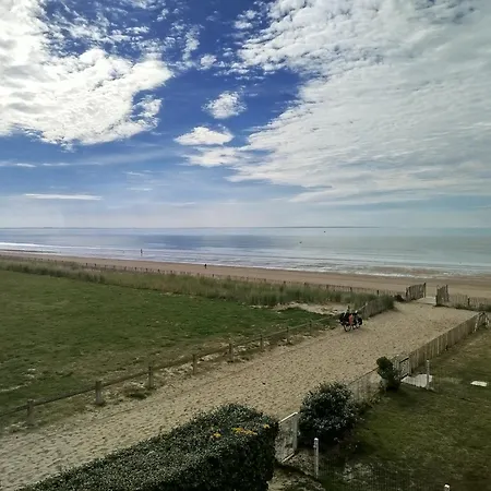 Les Galets Front De * Jullouville-les-Pins